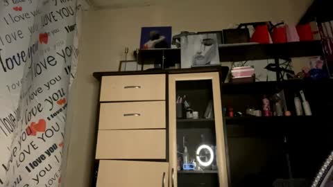 Snapshot of catherinepirs chatting on March 2026 01:55:01 PM catherinepirs online show from March 2026 01:55:01 PM