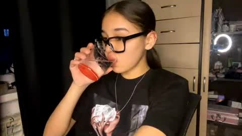 Snapshot of catherinepirs chatting on April 2026 03:05:01 PM catherinepirs online show from April 2026 03:05:01 PM