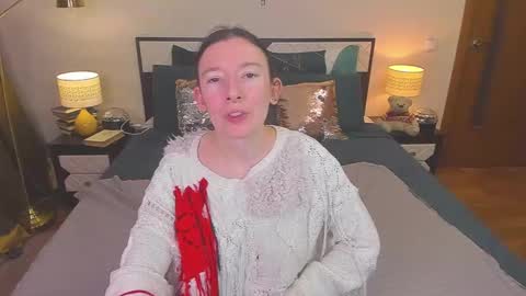 Catrin online show from December 2025 04:42:02 AM