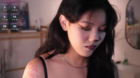 Snapshot of catheryneells chatting on October 2025 05:25:01 PM Lee online show from October 2025 05:25:01 PM