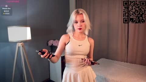 Mia online show from April 2026 11:10:01 AM