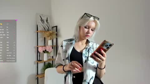Snapshot of cathiearzabala chatting on July 2026 11:01:02 AM Mia online show from July 2026 11:01:02 AM