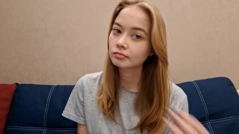 Alisa online show from October 2025 11:03:01 AM