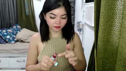 Snapshot of cathy_lyn chatting on June 2026 11:29:02 PM cathy_lyn online show from June 2026 11:29:02 PM
