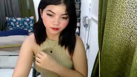 Snapshot of cathy_lyn chatting on June 2026 11:46:01 PM cathy_lyn online show from June 2026 11:46:01 PM