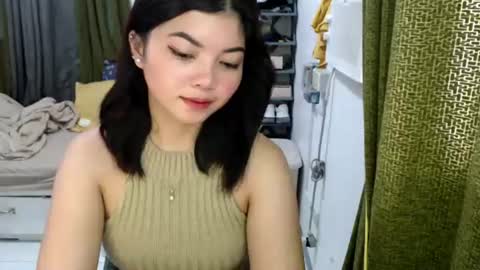 Snapshot of cathy_lyn chatting on June 2026 11:39:01 PM cathy_lyn online show from June 2026 11:39:01 PM