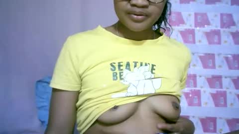 Snapshot of cathyxlisa chatting on November 2025 07:40:01 AM CathyXLisa online show from November 2025 07:40:01 AM