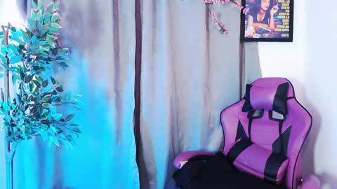 Snapshot of cati_petite chatting on April 2026 02:12:01 PM Cati help me reach my goal of 100 thumbs up again 3 online show from April 2026 02:12:01 PM