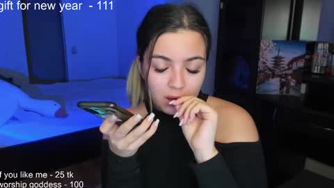 Snapshot of catrinaeuphorina chatting on December 2024 06:35:01 AM Catrina or just Cat online show from December 2024 06:35:01 AM