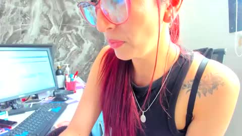 CATT EVANS online show from February 2025 10:00:01 PM