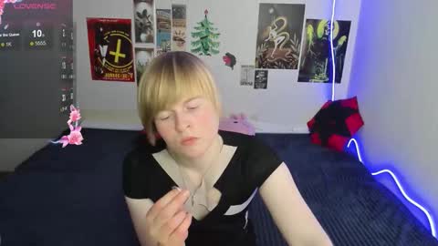 Snapshot of cattie_w_ chatting on February 2026 01:21:02 AM cattie_w_ online show from February 2026 01:21:02 AM