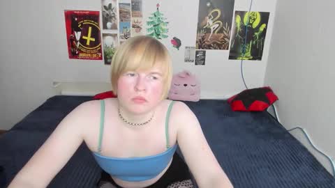 Snapshot of cattie_w_ chatting on February 2026 01:21:01 AM cattie_w_ online show from February 2026 01:21:01 AM