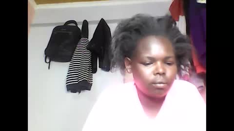 Snapshot of cavy_sweet chatting on April 2026 08:01:02 AM Mecy online show from April 2026 08:01:02 AM