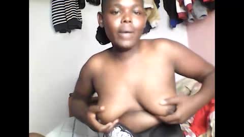 Snapshot of cavy_sweet chatting on April 2026 07:25:02 AM Mecy online show from April 2026 07:25:02 AM