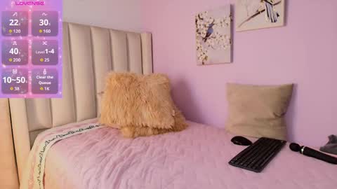 Snapshot of caylin_jordan chatting on April 2026 02:12:01 PM Cay online show from April 2026 02:12:01 PM