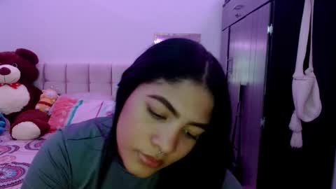 Snapshot of caylinn19 chatting on September 2025 01:51:01 AM Caylinn online show from September 2025 01:51:01 AM