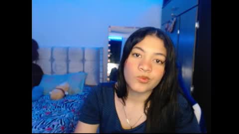 Snapshot of caylinn19 chatting on October 2025 03:47:02 AM Caylinn online show from October 2025 03:47:02 AM