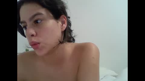 Snapshot of cazadora80s chatting on December 2025 06:52:01 AM cazadora80s online show from December 2025 06:52:01 AM