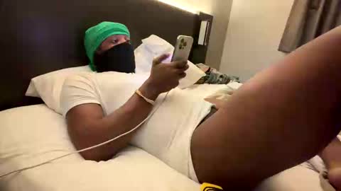 Snapshot of cb8989 chatting on April 2026 09:21:02 AM Flex online show from April 2026 09:21:02 AM