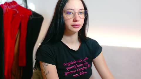 Snapshot of cb_ivanna chatting on April 2026 06:11:02 AM Ivanna online show from April 2026 06:11:02 AM