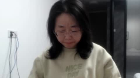 Snapshot of cbz112233 chatting on March 2025 04:22:02 PM ANNYANNY online show from March 2025 04:22:02 PM