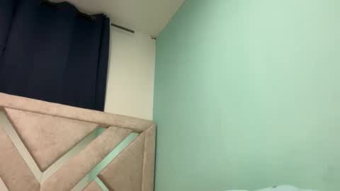 ceci1218 online show from April 2026 03:01:01 AM