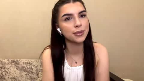 Snapshot of cecilianoblitt chatting on April 2026 04:11:01 PM Darina online show from April 2026 04:11:01 PM