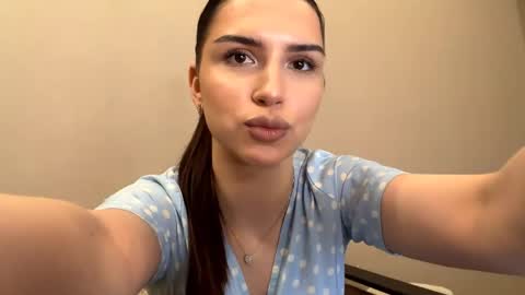 Snapshot of cecilianoblitt chatting on May 2026 04:12:02 PM Darina online show from May 2026 04:12:02 PM