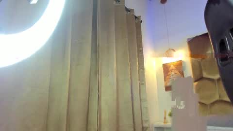 Snapshot of celene_rosejs chatting on April 2026 03:07:01 AM celene_rosejs online show from April 2026 03:07:01 AM