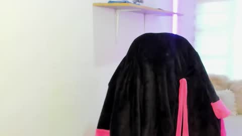 Snapshot of celeste_bonnet1 chatting on November 2025 07:04:01 PM celeste_bonnet1 online show from November 2025 07:04:01 PM