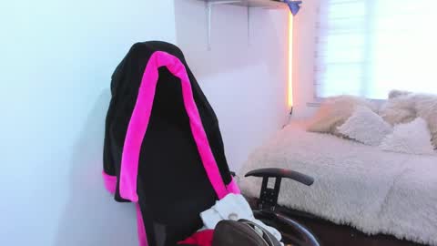 Snapshot of celeste_bonnet1 chatting on November 2025 07:34:01 PM celeste_bonnet1 online show from November 2025 07:34:01 PM