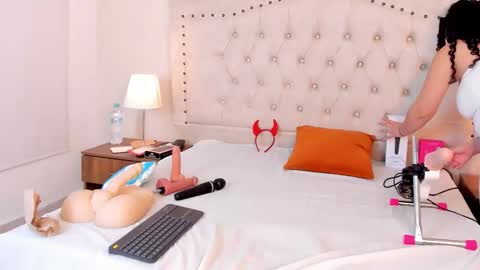 CELESTE MIRANDA online show from November 2025 12:15:02 PM