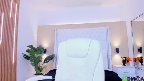 Snapshot of celeste_wayne chatting on November 2025 08:31:01 PM Celeste Wayne online show from November 2025 08:31:01 PM