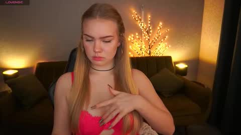 Snapshot of celestenoirr chatting on December 2025 08:12:02 AM celestenoirr online show from December 2025 08:12:02 AM