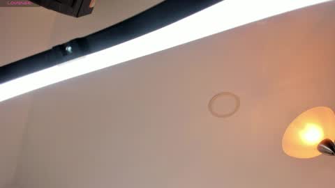 Snapshot of celia_dubois chatting on April 2026 09:56:01 PM Ari online show from April 2026 09:56:01 PM