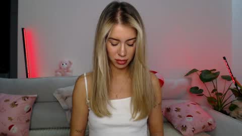 Celin online show from December 2024 08:58:02 PM