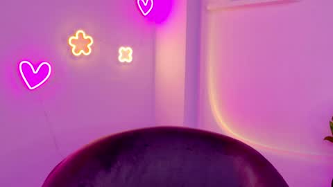 Snapshot of celine_dionn chatting on April 2026 04:22:01 AM Celine online show from April 2026 04:22:01 AM