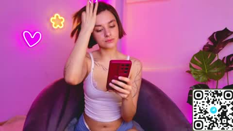 Snapshot of celine_dionn chatting on April 2026 03:45:02 AM Celine online show from April 2026 03:45:02 AM