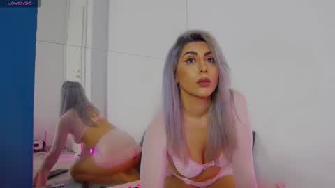 Snapshot of celinemeyerr chatting on February 2026 05:59:02 AM CelineMeyer online show from February 2026 05:59:02 AM