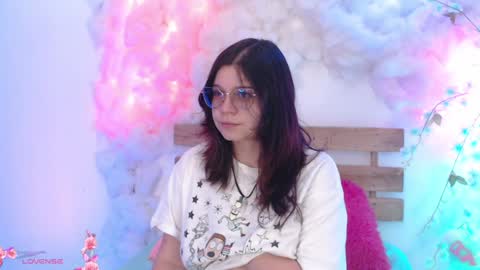 Snapshot of centaurigirls chatting on February 2025 09:18:02 PM Hello guys my name is Sofi and Lizzie and Vanessa online show from February 2025 09:18:02 PM
