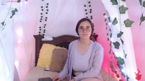 Snapshot of centaurigirls chatting on February 2025 05:38:01 AM Hello guys my name is Sofi and Lizzie and Vanessa online show from February 2025 05:38:01 AM