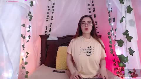 Snapshot of centaurigirls chatting on February 2025 02:26:01 AM Hello guys my name is Sofi and Lizzie and Vanessa online show from February 2025 02:26:01 AM