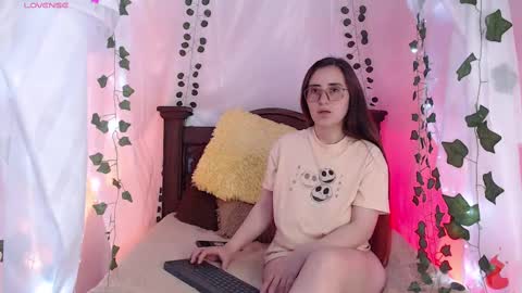 Snapshot of centaurigirls chatting on February 2025 05:31:02 AM Hello guys my name is Sofi and Lizzie and Vanessa online show from February 2025 05:31:02 AM