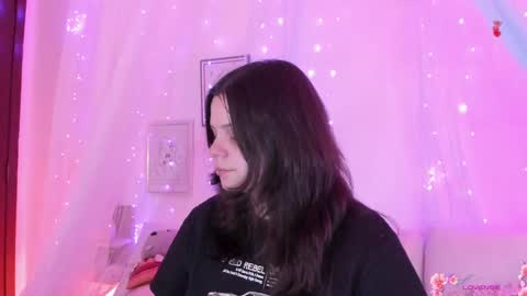 Snapshot of centaurigirls chatting on September 2025 03:06:02 AM Hello guys my name is Sofi and Lizzie and Vanessa online show from September 2025 03:06:02 AM