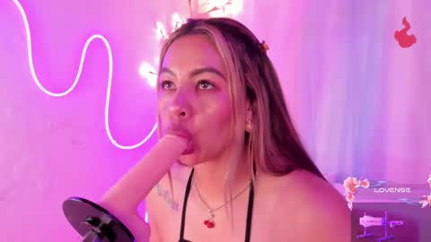 Snapshot of centaurigirls chatting on October 2025 02:29:01 AM Hello guys my name is Sofi and Lizzie and Vanessa online show from October 2025 02:29:01 AM