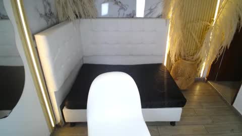 Cerecita  online show from December 2025 11:59:01 AM