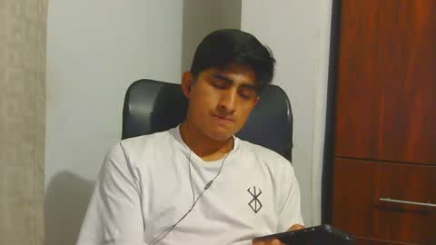 Snapshot of cesarex148 chatting on December 2024 02:01:01 AM Cesar online show from December 2024 02:01:01 AM