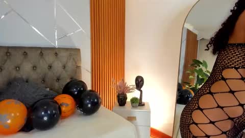 CHAARLOTTEE online show from October 2025 09:35:02 PM