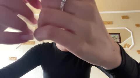 Luna online show from April 2026 08:03:01 AM