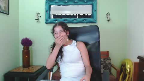 Snapshot of chalonvera chatting on April 2026 07:06:02 PM Chalon online show from April 2026 07:06:02 PM